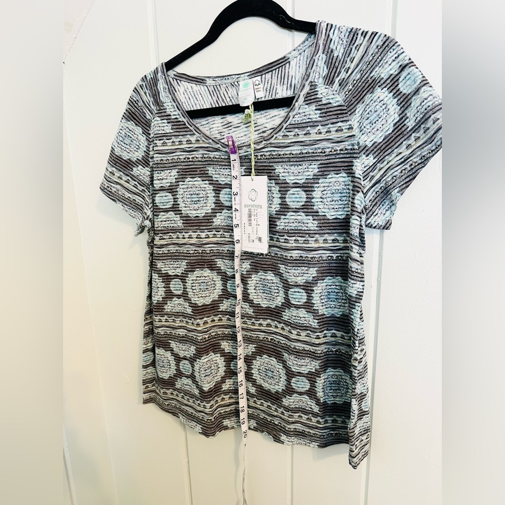 NWT Aventura Short Sleeve Patterned Tee in Blue and Gray - Picture 7 of 8